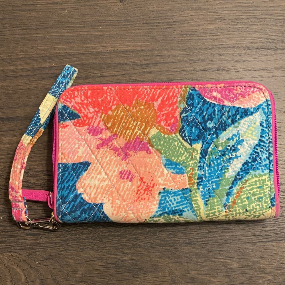 Vera Bradley Grab and Go Wristlet